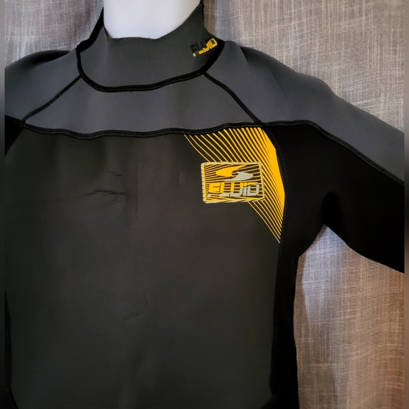 Wetsuit Mens LARGE  Fluid Shortie Swimsuit Black Yellow - Picture 1 of 10